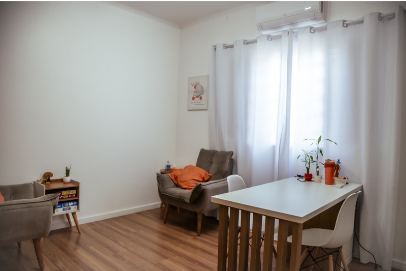 Sala de atendimento psicológico em Sorocaba - Psicóloga Rafaela Ruzzinenti